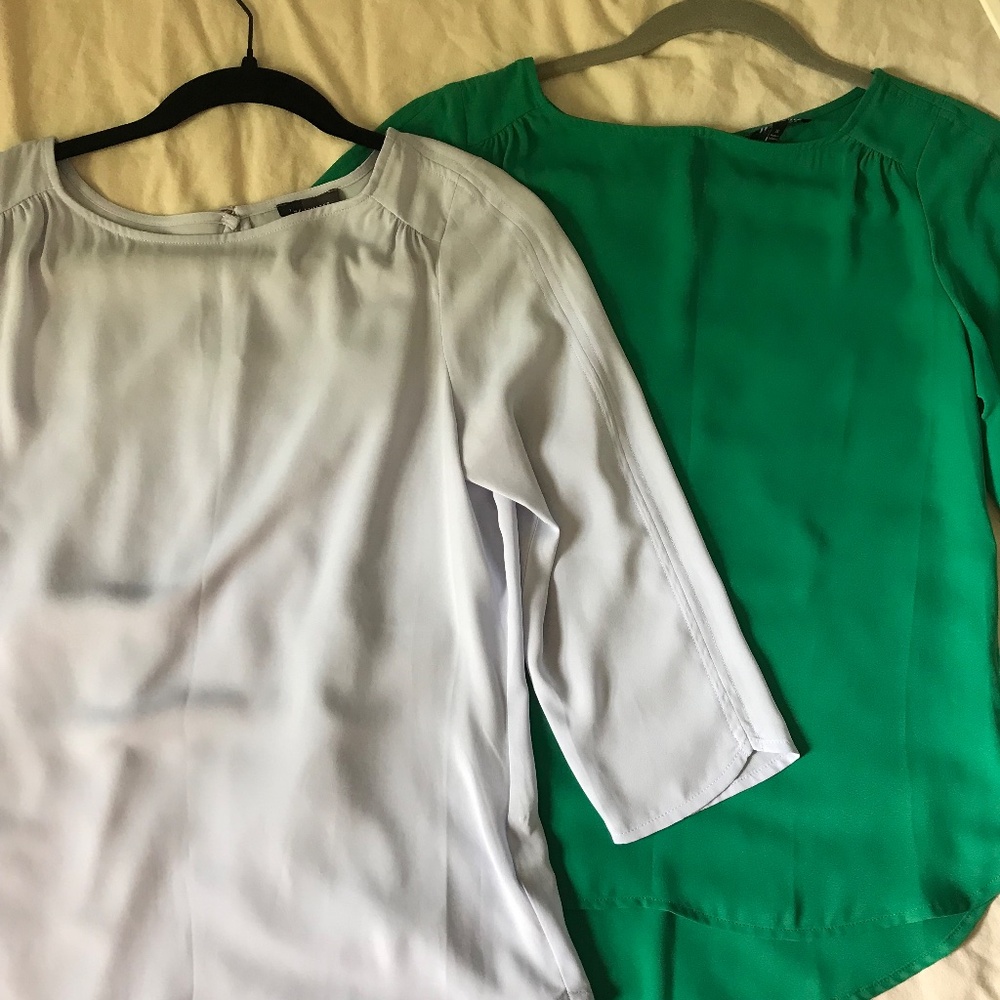 Set of TWO (!!) The Limited boat-neck blouse (green, purple)